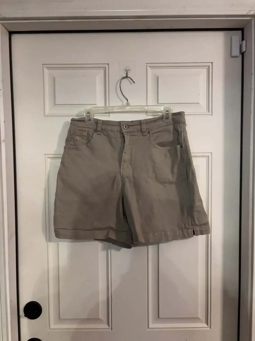 Gloria Vanderbilt Women's Size 6 Tan Embroidered Embellished Denim Shorts